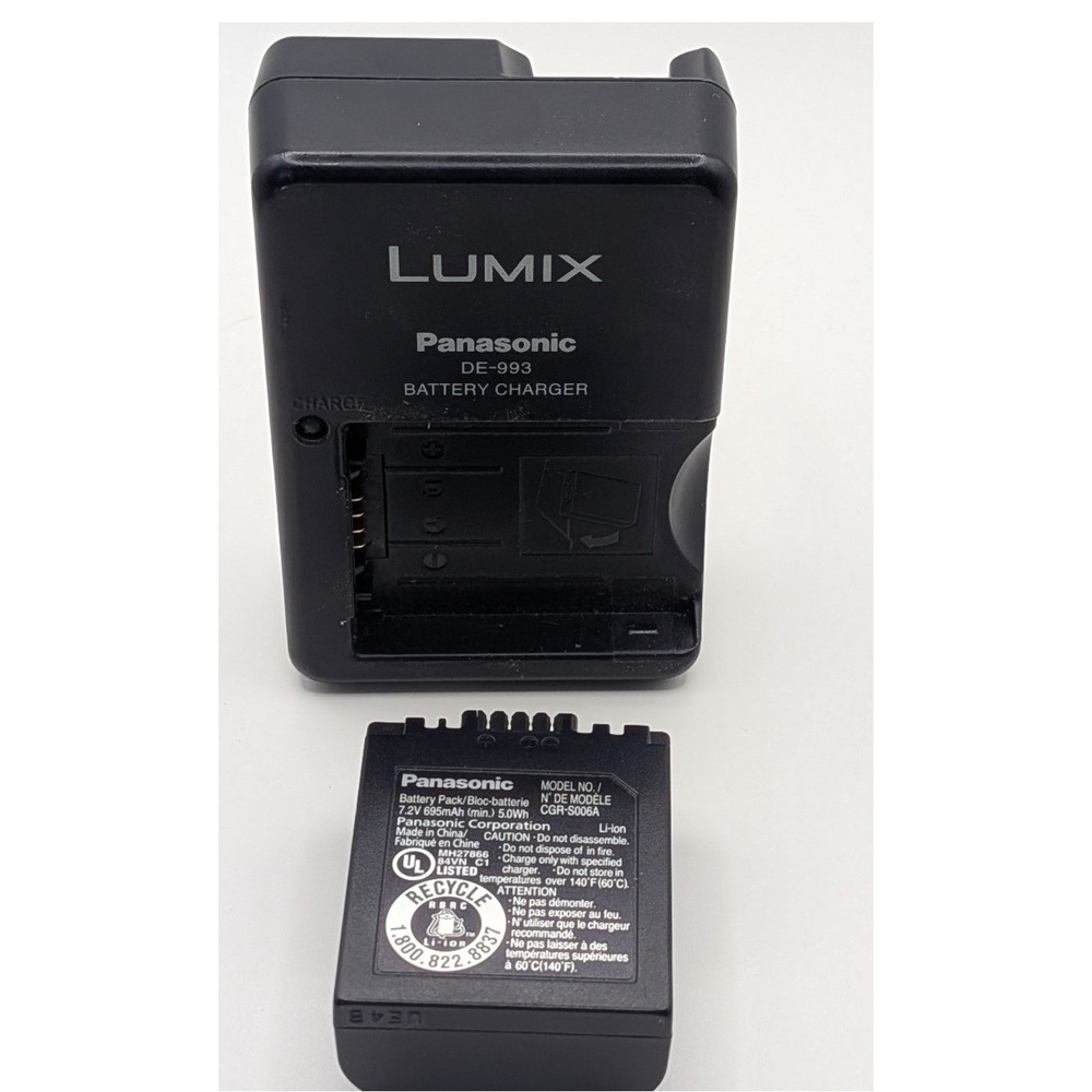 Panasonic Lumix DE-993B Battery Charger & CGR-S006A Battery Black Good Untested